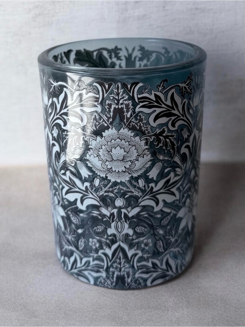Morris & Co. Black & White Floral Glass Tumbler